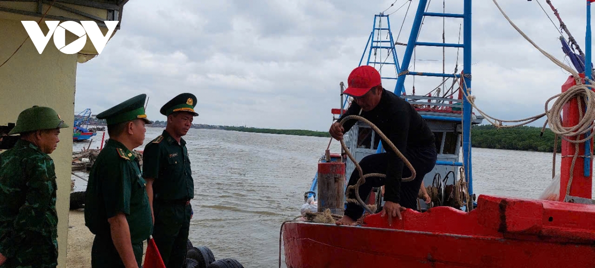 Nghệ An cấm tất cả tàu thuyền ra khơi từ 5h sáng mai
